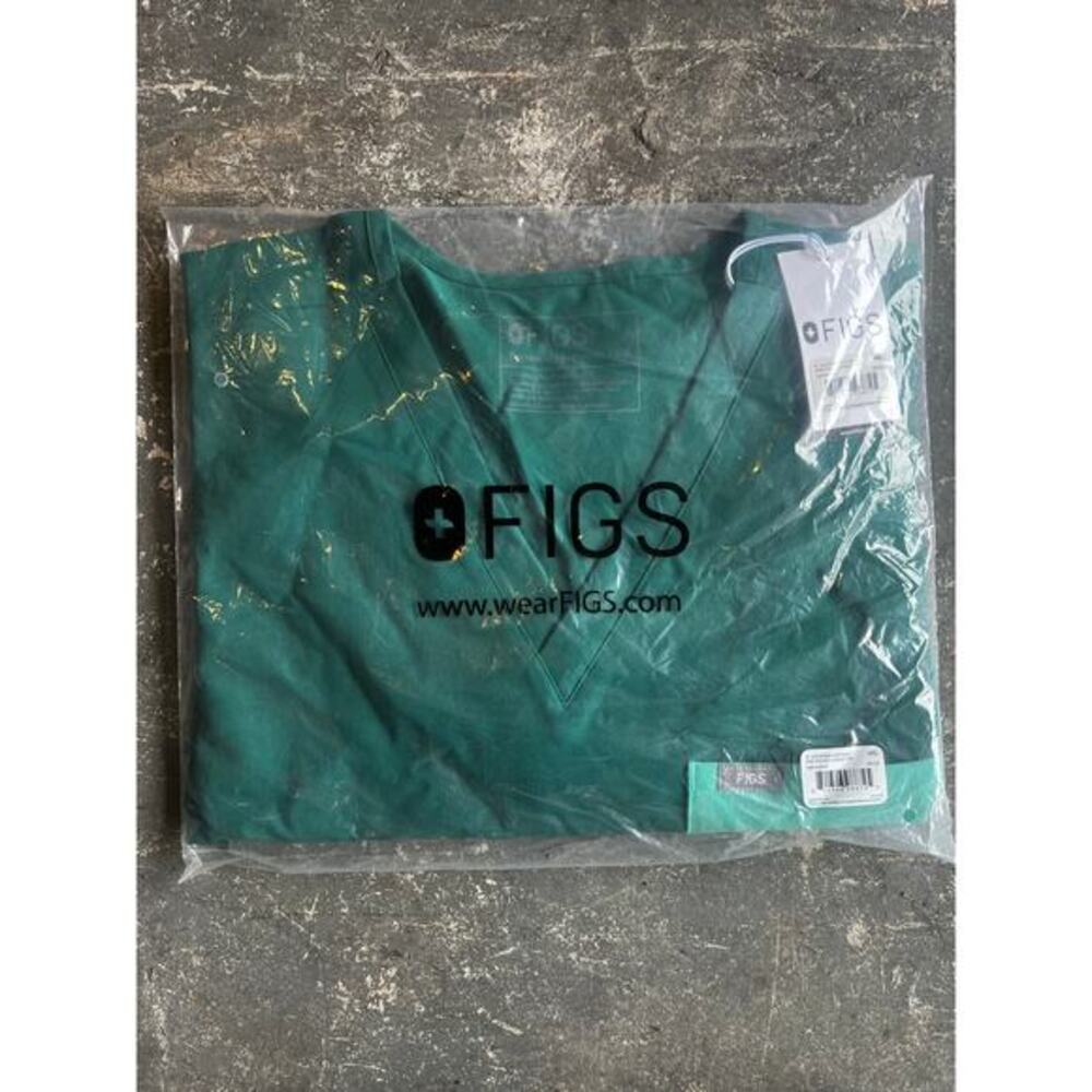 TP5. NWT FIGS HUNTER GREEN W_Catrina Contrast One pocket Scrub Top Size 4xl